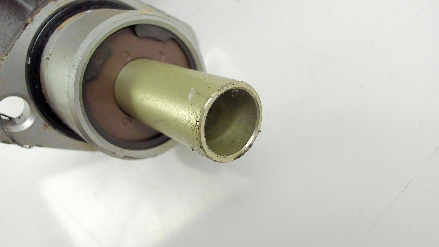 Maître-cylindre de frein bendix F20 – Image 2