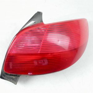 Feu arrière avec platine Peugeot 206 d'occasion – AXO SCINTEX 6351P1