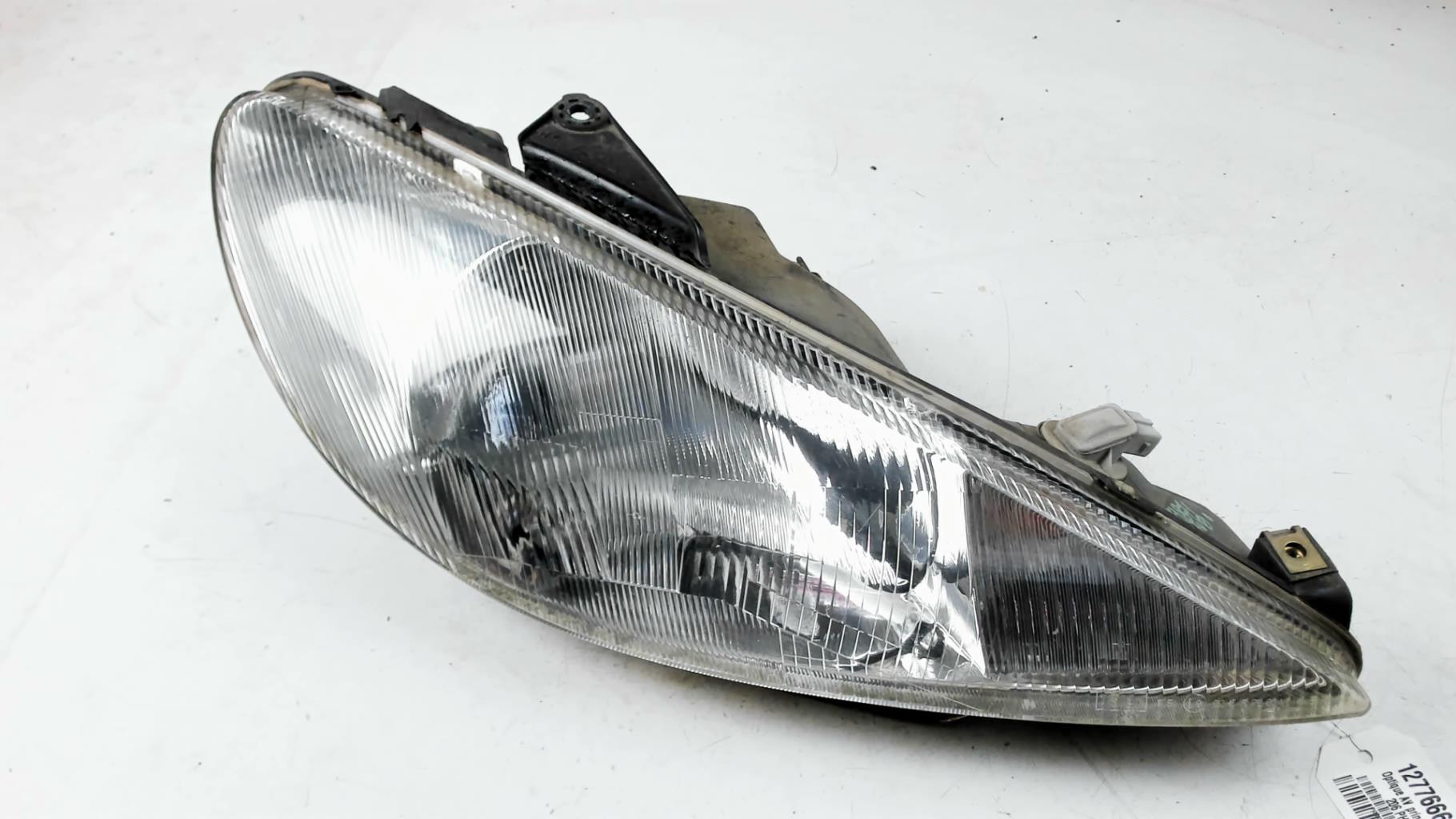Phare avant droit avec platine Peugeot 206 Peugeot 206 Camionnette d'occasion – VALEO 6205S7