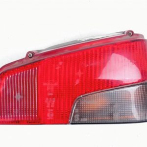 Feu arrière droit avec platine Peugeot 106 I d'occasion – AXO SCINTEX 635184 | 84611 | ARV80