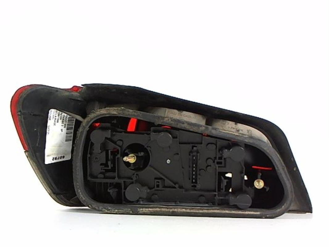 Feu arrière droit avec platine Peugeot 306 d'occasion – Valeo 6351H7 – Image 2