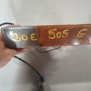Feu clignotant veilleuse gauche avec platine Peugeot 505 Berline Peugeot 505 Break d'occasion – QUILLERY 25971G