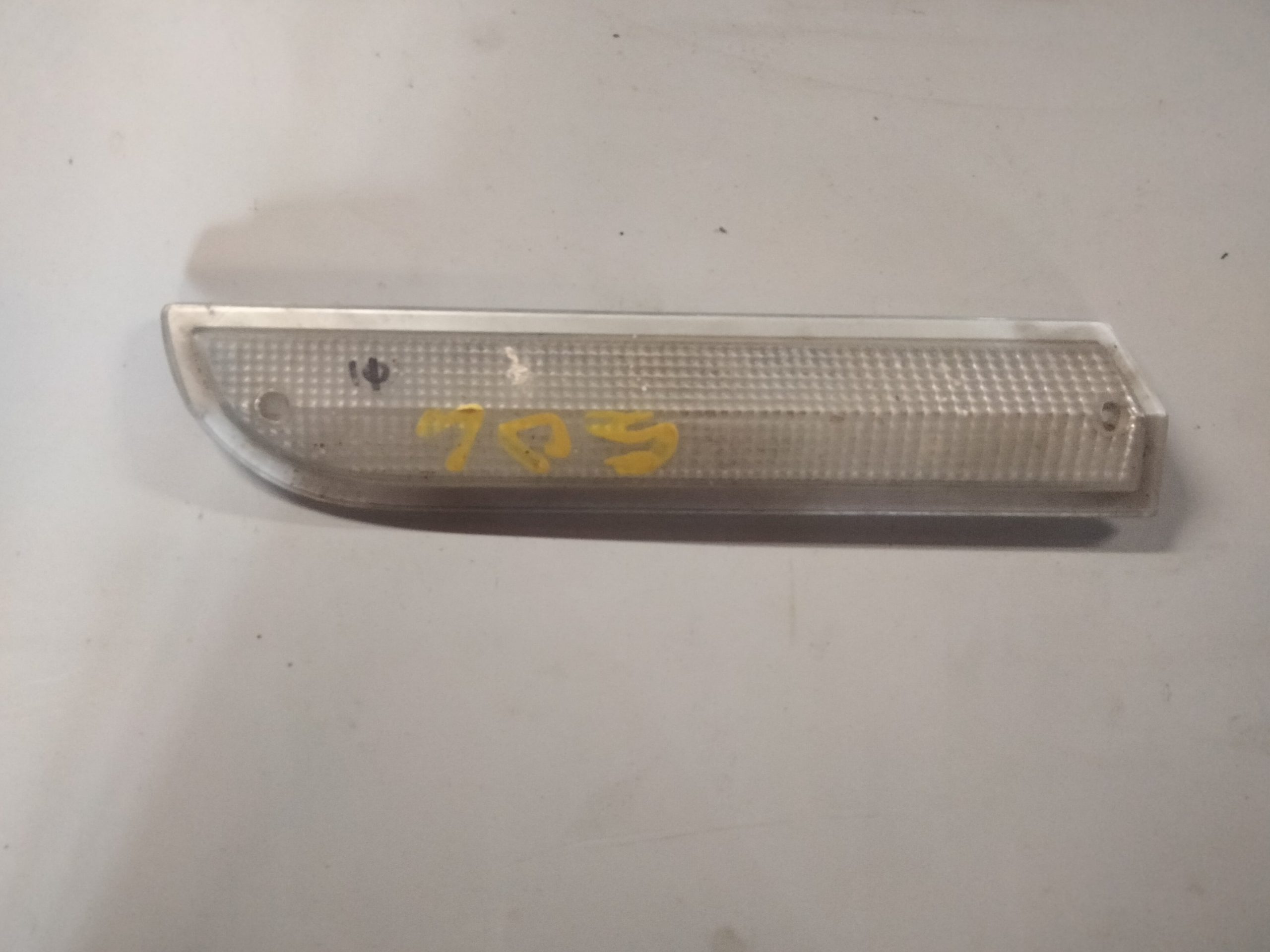 Cabochon feu clignotant veilleuse droit sans platine Peugeot 504 d'occasion – Seima 10460A