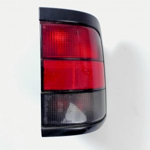 Feu arrière droit avec platine Peugeot 806 MPV d'occasion – AXO SCINTEX 6351A4