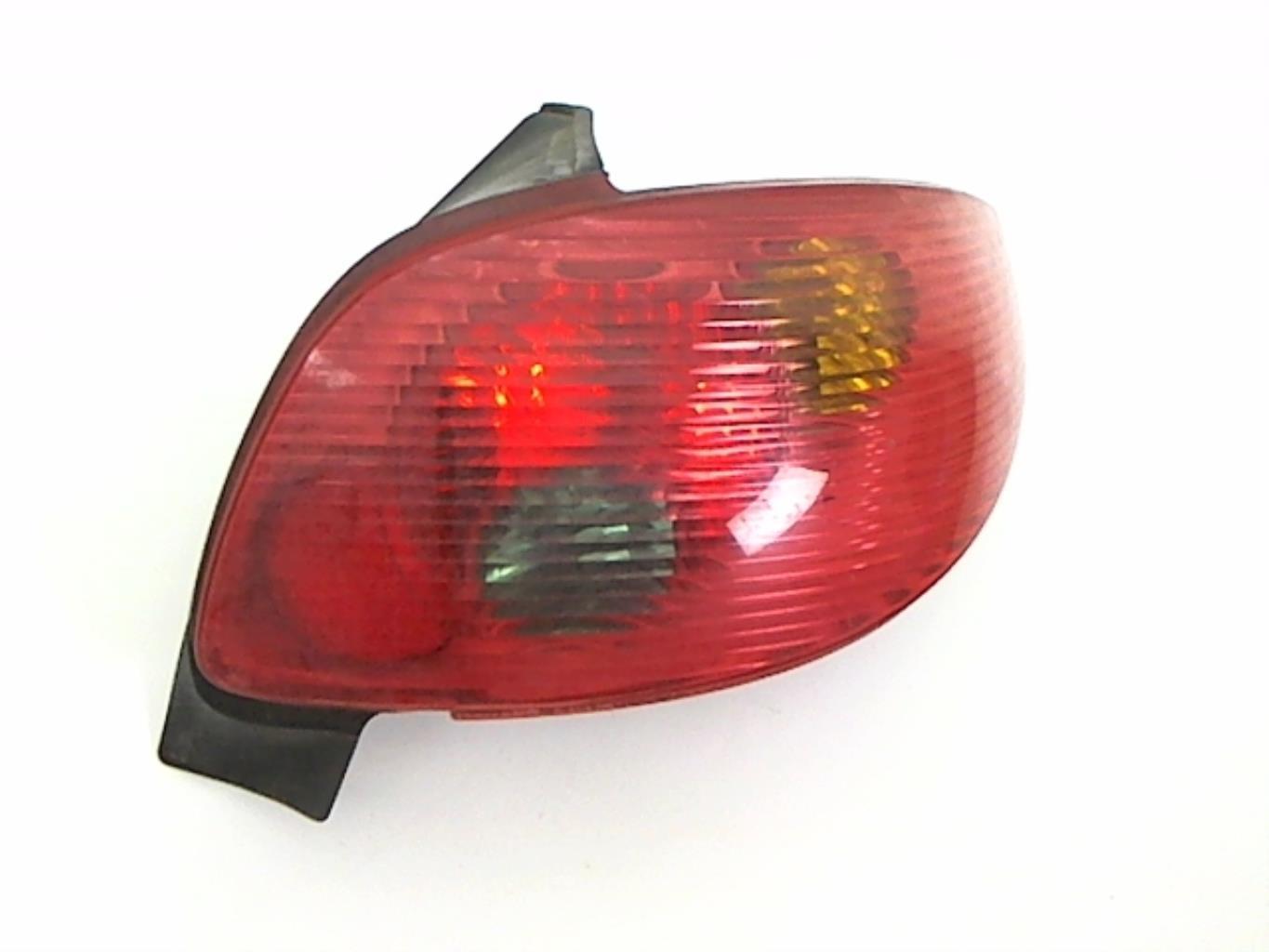 Feu arrière droit avec platine Peugeot 206 d'occasion – AXO SCINTEX 6351S0