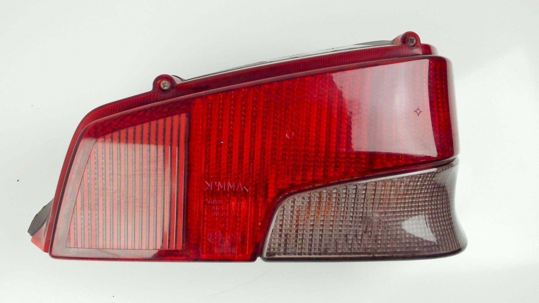 Feu arriere droit avec platine peugeot 106 i doccasion valeo 084611