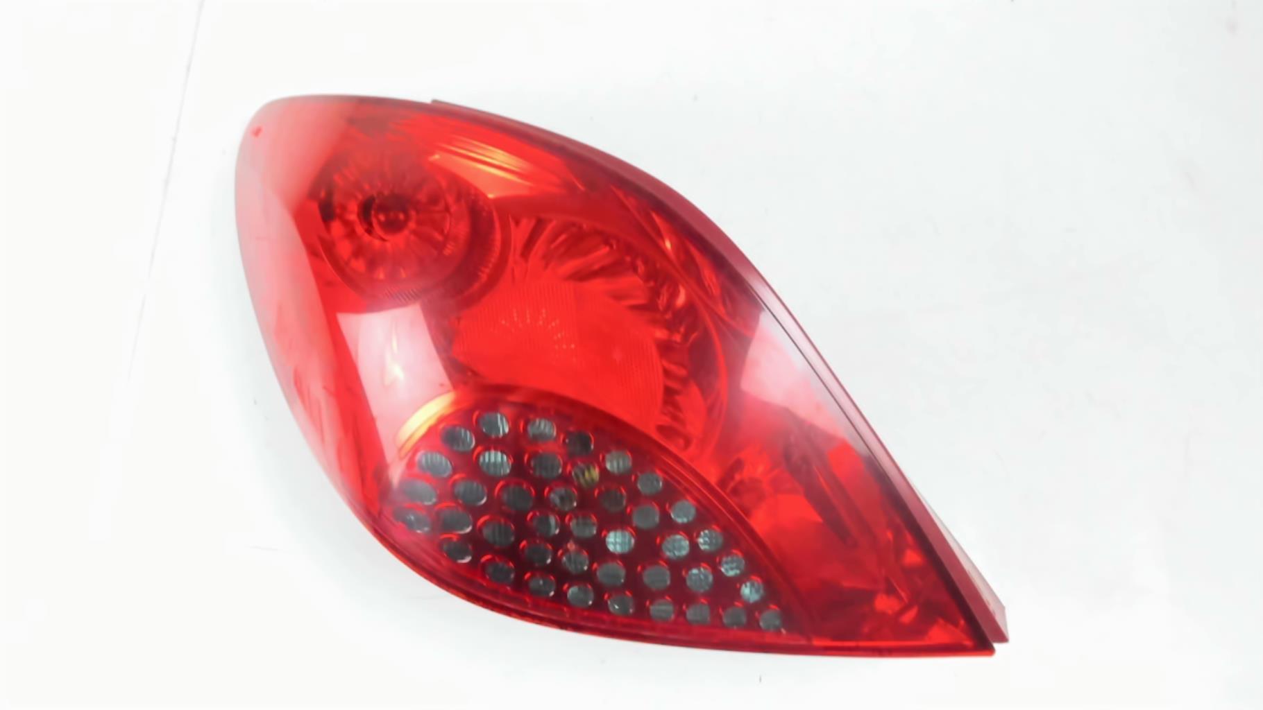 Feu arriere gauche avec platine peugeot 207 doccasion visteon 6350y7