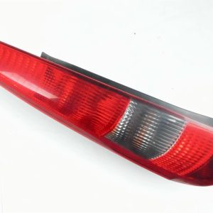 Feu arrière Droit Ford Fiesta Mk5 d'occasion – Ford 1324561