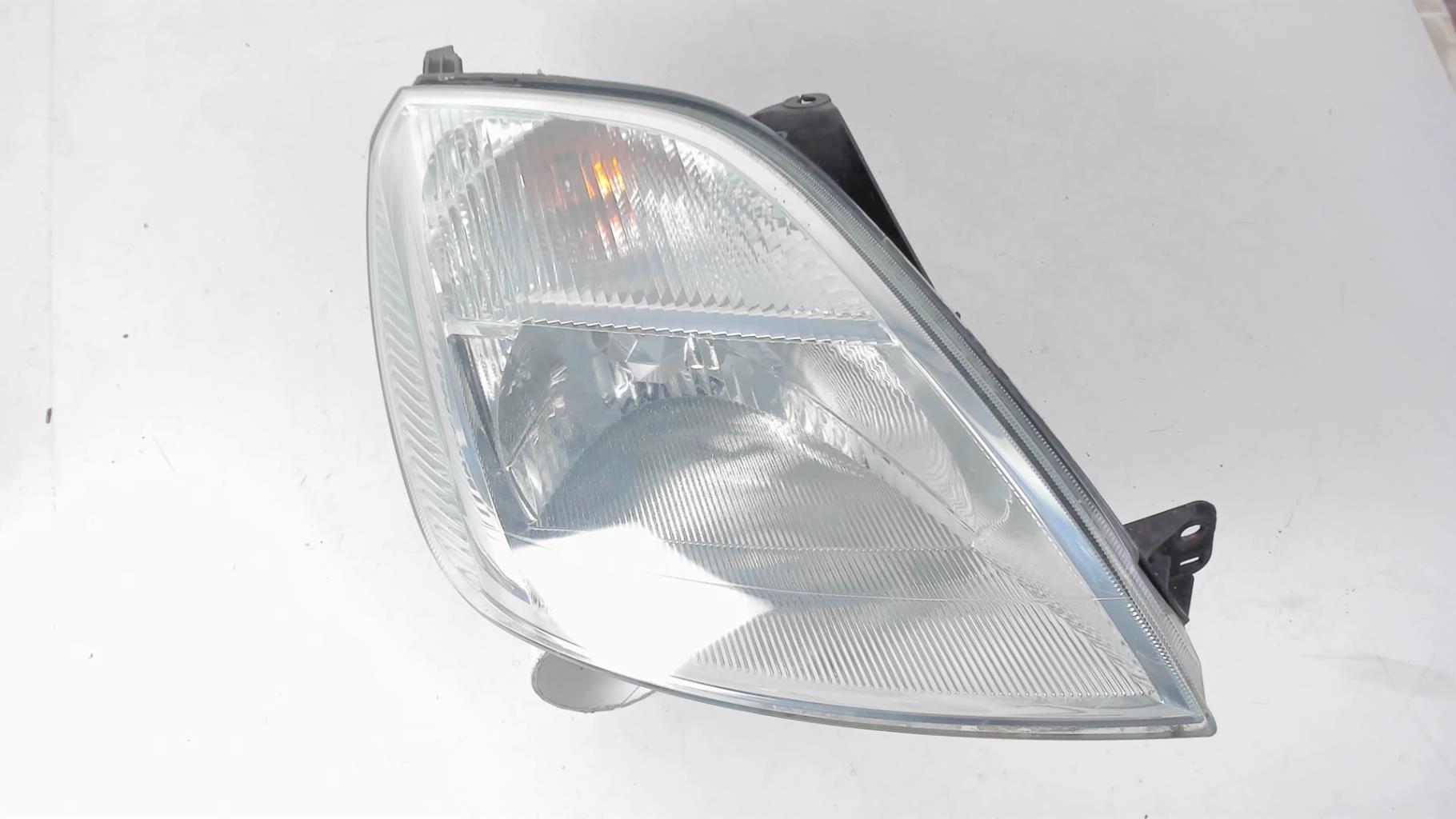 Phare g d ford fiesta mk5 ford fiesta mk5 st150 ford fiesta mk5 camionnette doccasion ford 2s6x13w029ce